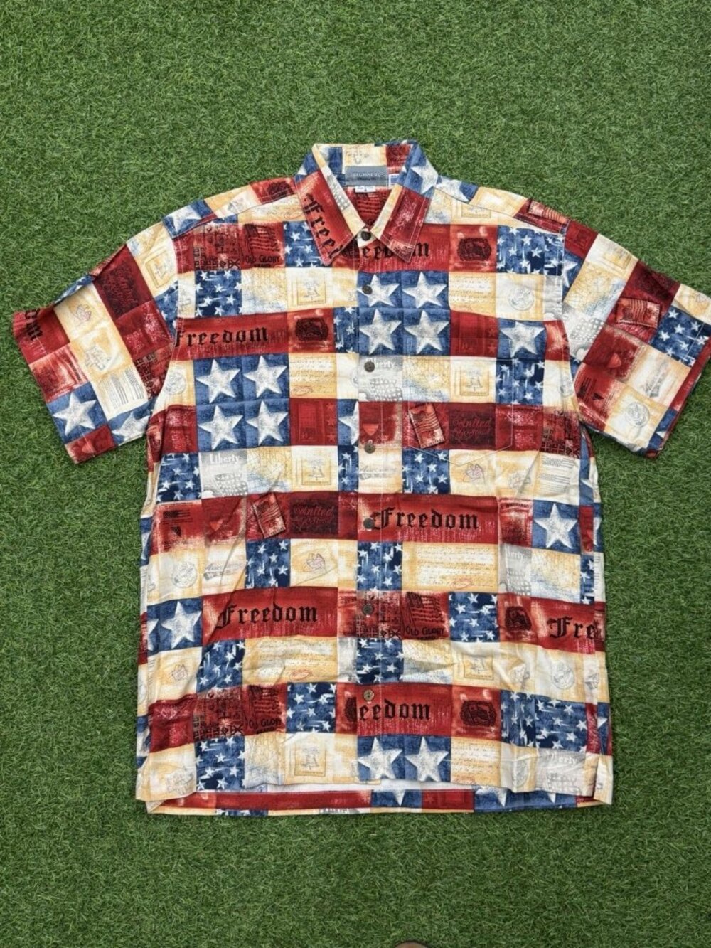 High Seas Freedom USA Hawaiian Camp Shirt Men's Small Patriotic Button Up